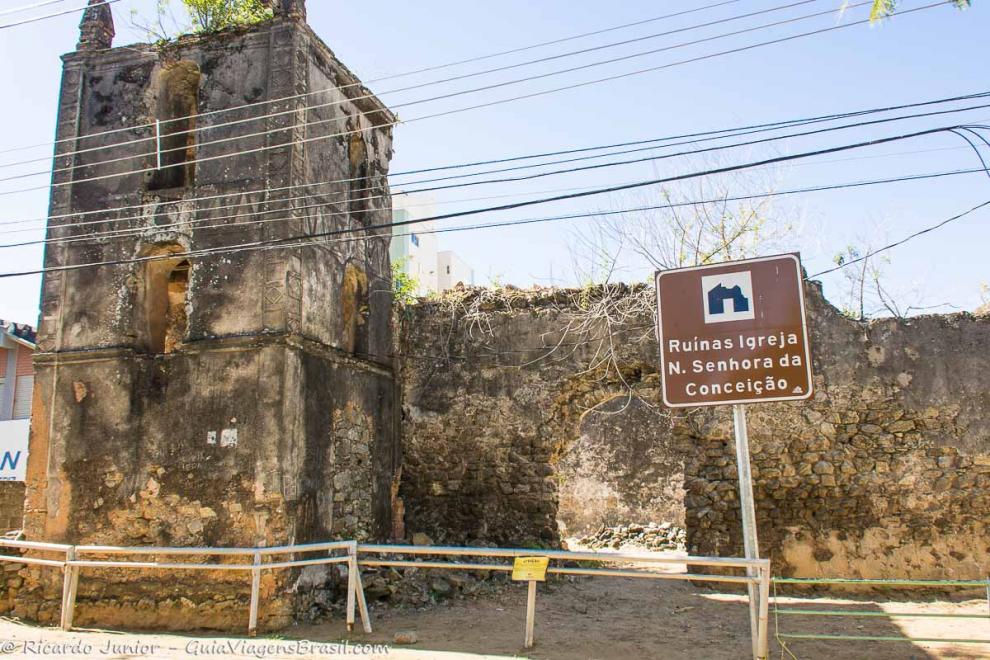 Imagem das ruínas da Igreja de Nossa Senhora da Conceição em Guarapari.